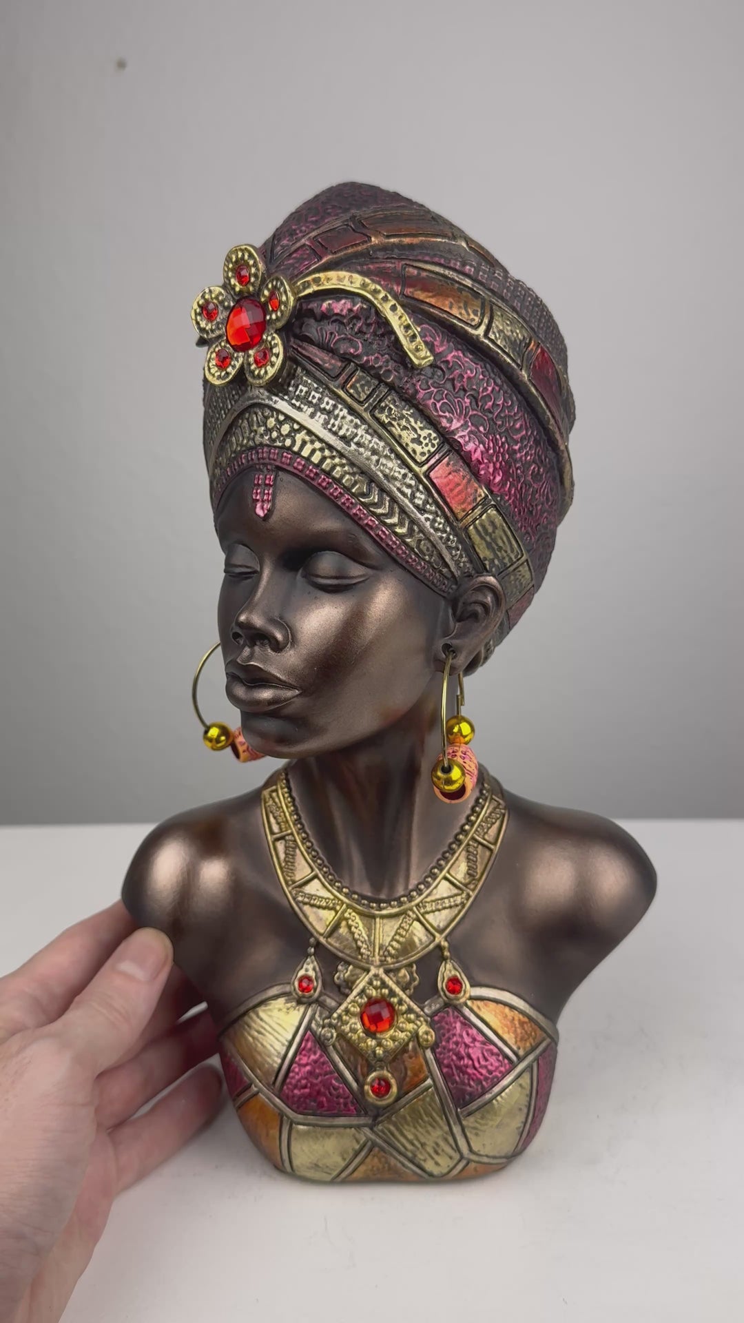 Afrikanische Königin Büste mit Kopfschmuck (Bronzefinish Skulptur)