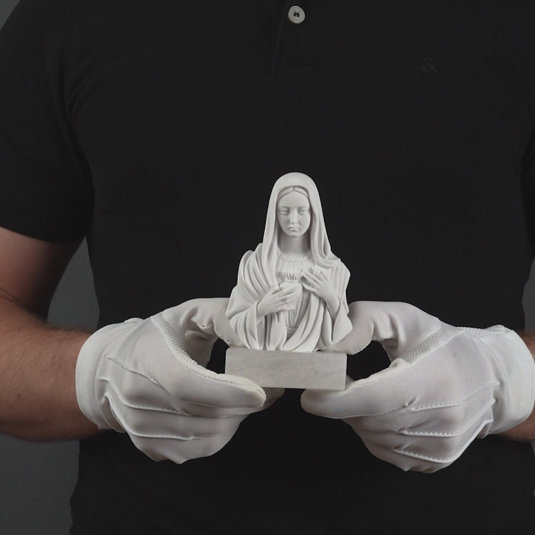 Büstenskulptur des Unbefleckten Herzens Mariens (Madonna-delle-Lacrime-Relief)