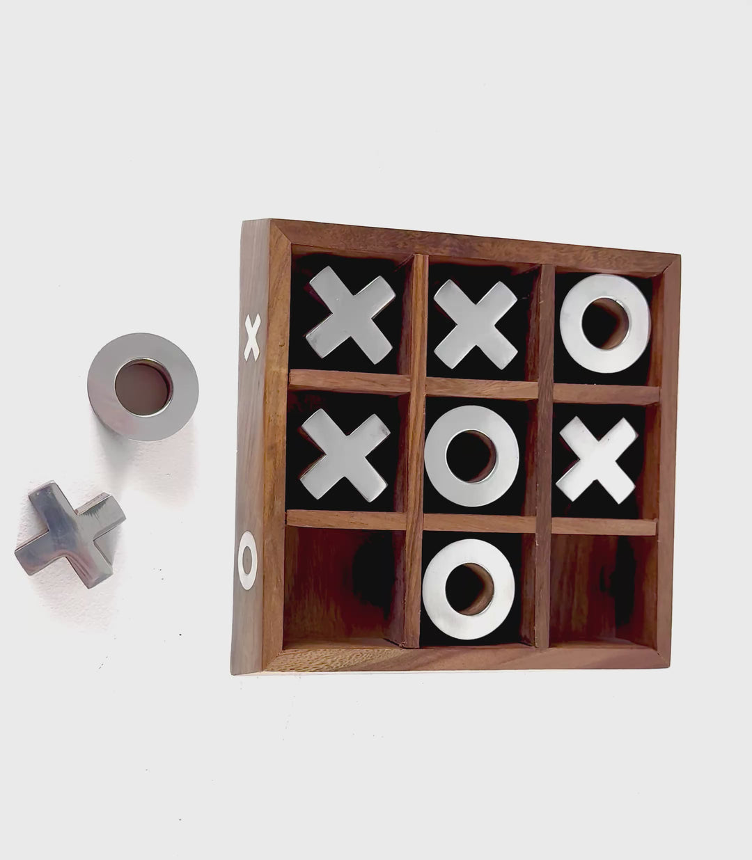 Holz Drei gewinnt Spiel mit Eisen Spielfiguren
