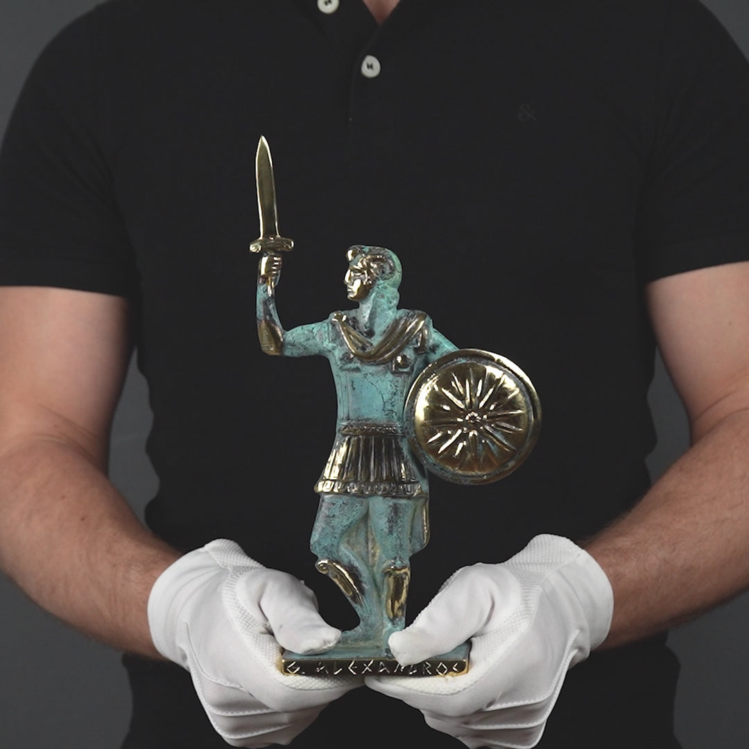 Alexander der Grosse – Krieger mit Schwert und Schild (Messing Skulptur)