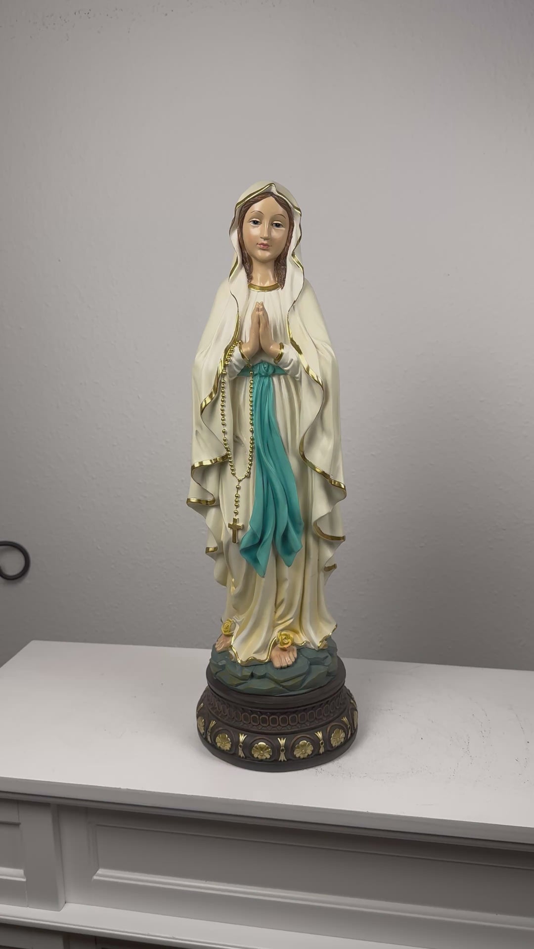 Unsere Liebe Frau von Lourdes Statue